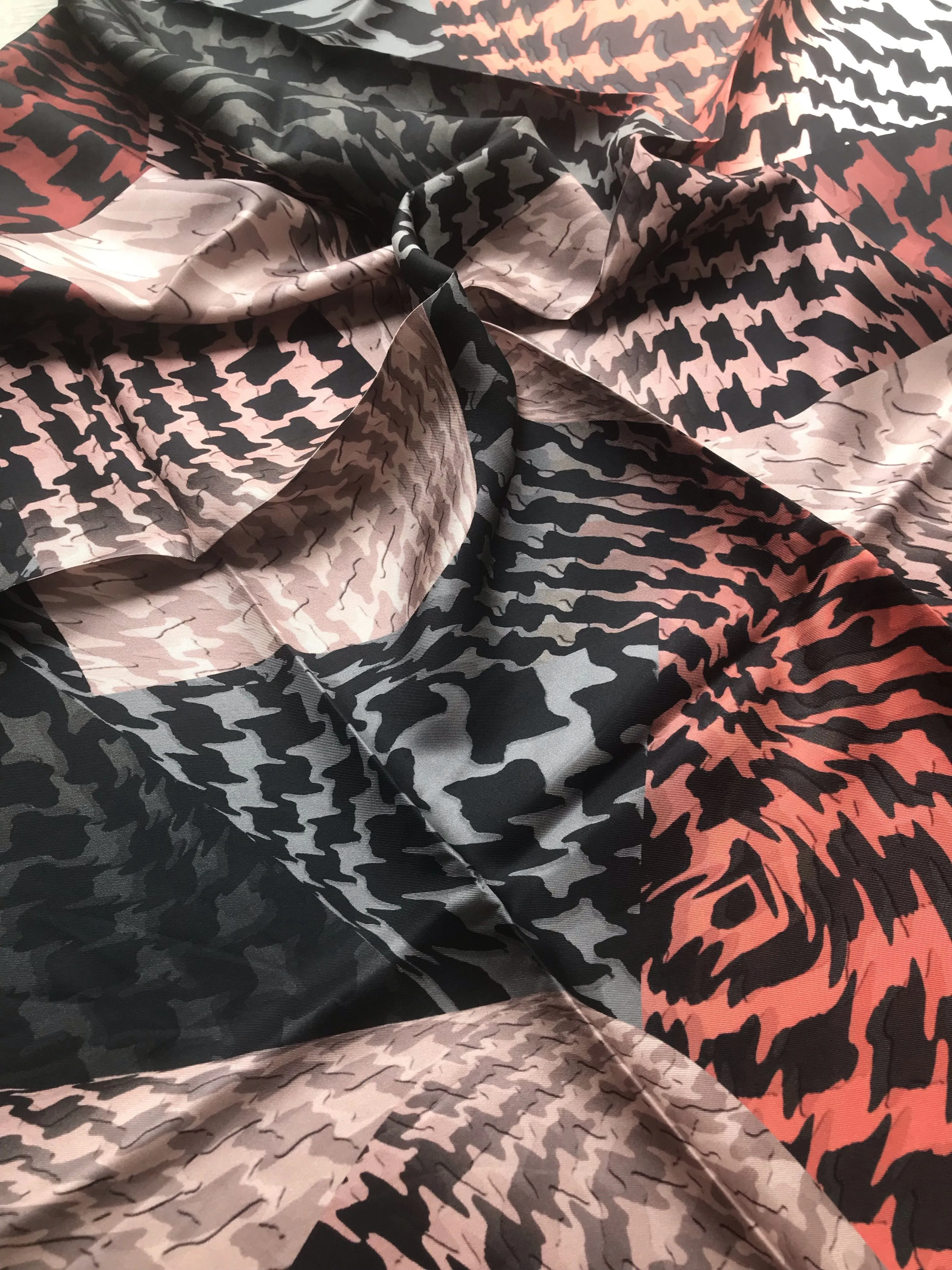 Aker Hounds-tooth Square Silk Scarf No. 14