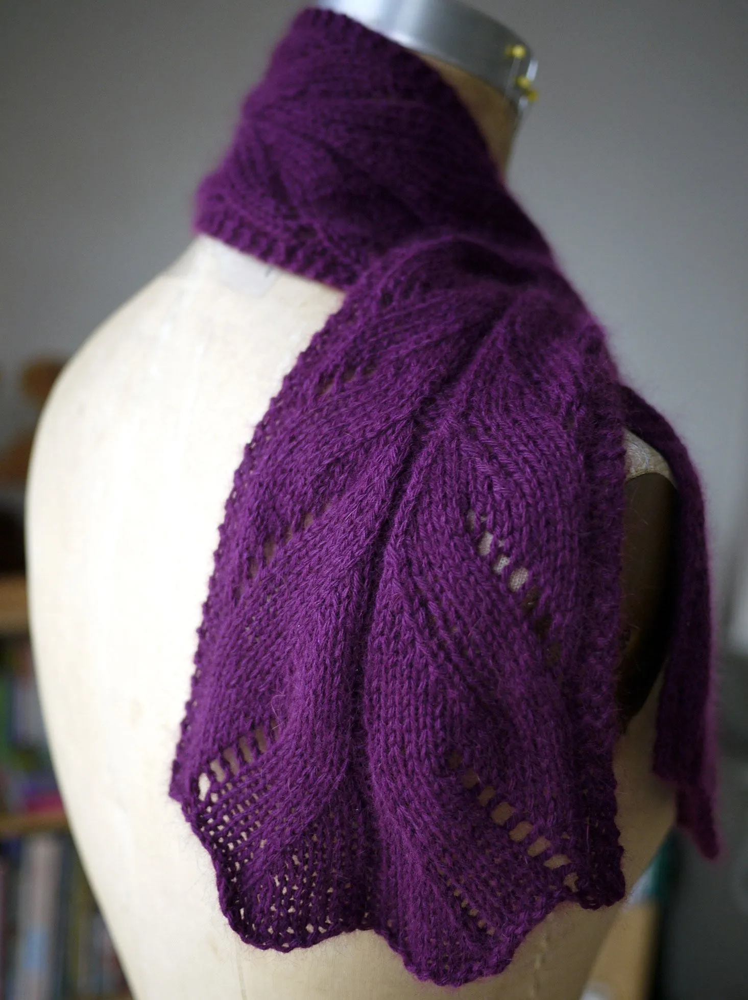 Echo of Bells Scarf and Wristlet Set <br/><small>knitting pattern</small>