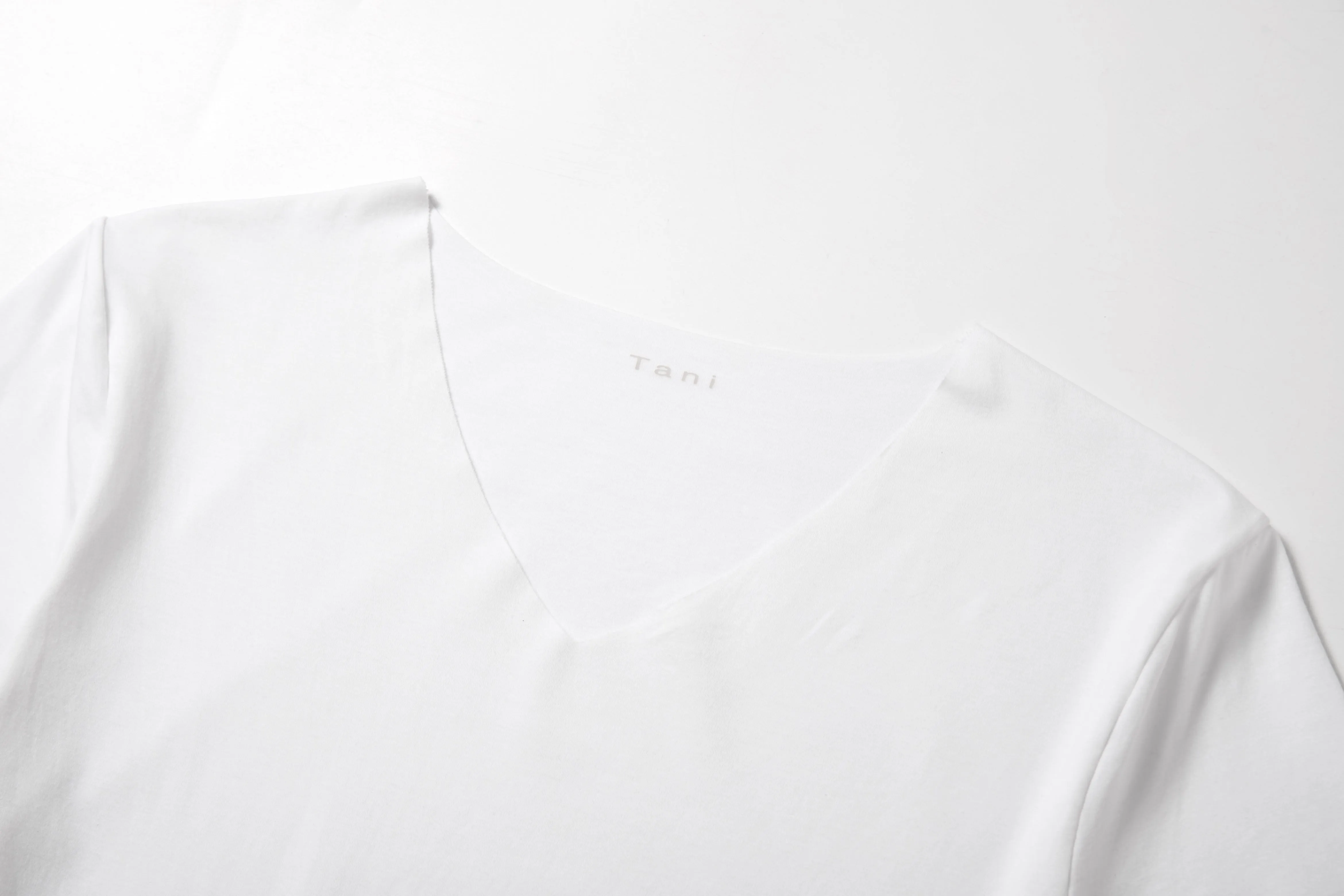 Freeform Cotton Seamless V Neck Tee