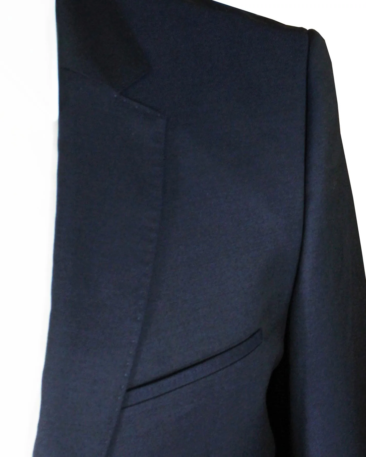 Hugo Boss Sport Coat Dark Blue - Virgin Wool Blazer EU 46 / US 36 L Slim Fit  - REDUCED SALE