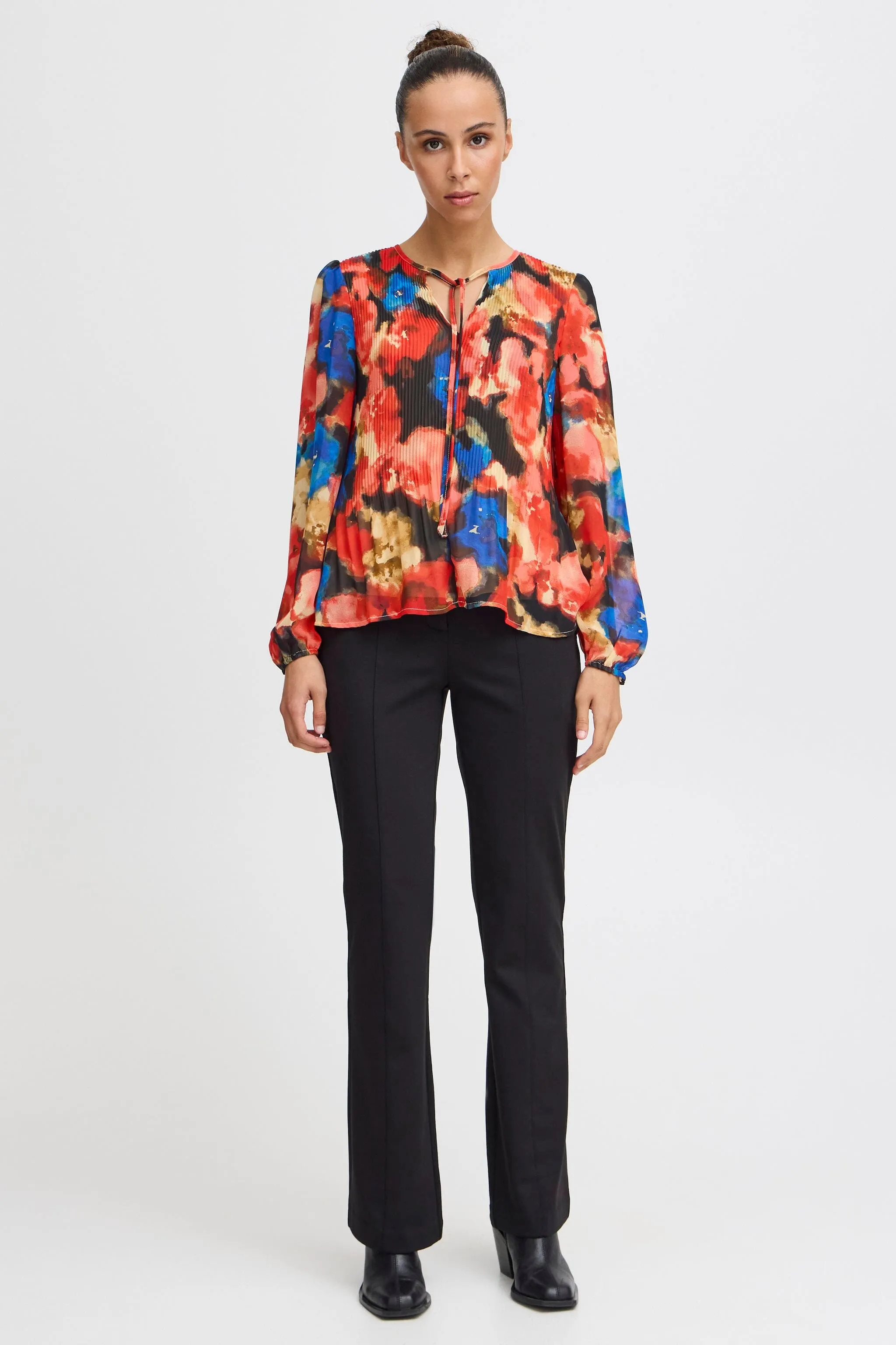 PLEATED FLORAL WORK BLOUSE